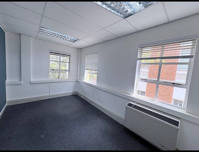 1,390M² OFFICE FOR SALE IN WITKOPPEN
